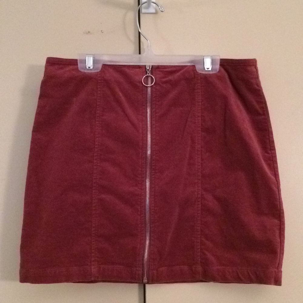 Zip down mini skirt